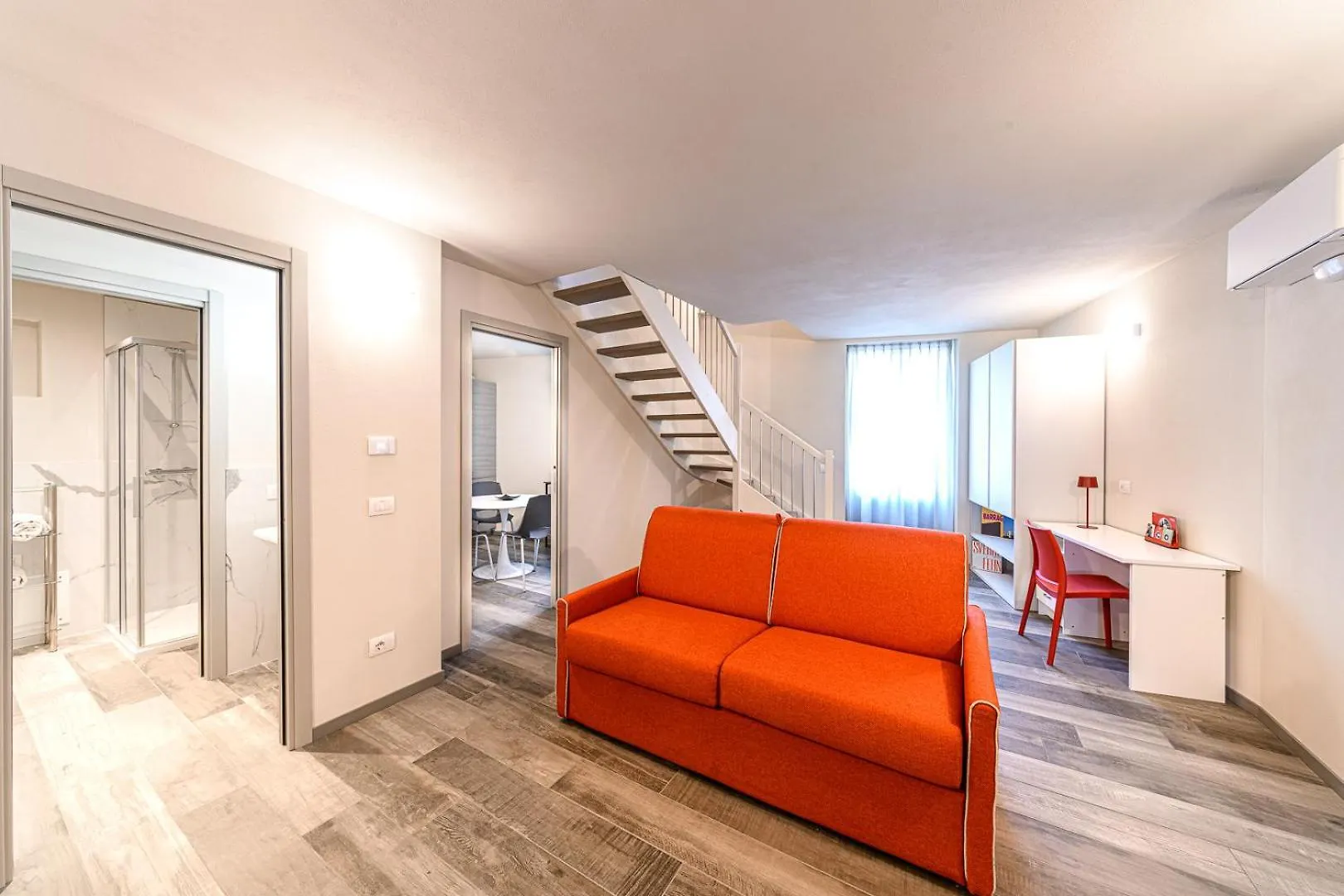 Residenza Cavour Appartamento D ティラーノ 0*,  イタリア